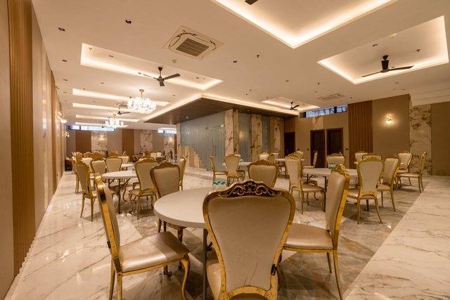 Saltstayz Premier - Noida, Near Sector 18 Metro station photos image 5