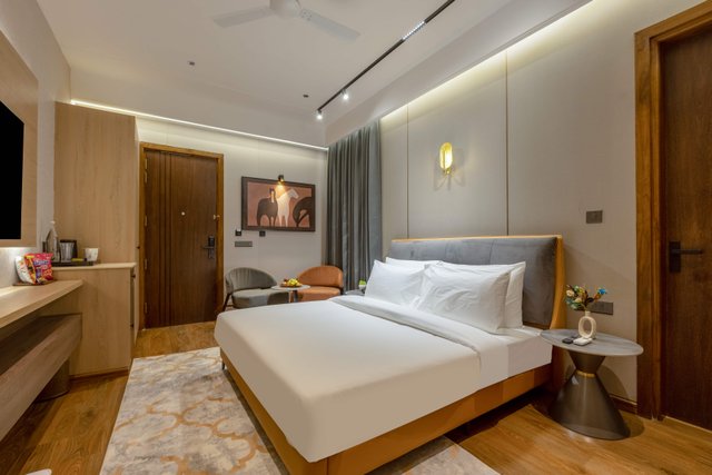 Saltstayz Premier - Noida, Near Sector 18 Metro station photos image 24