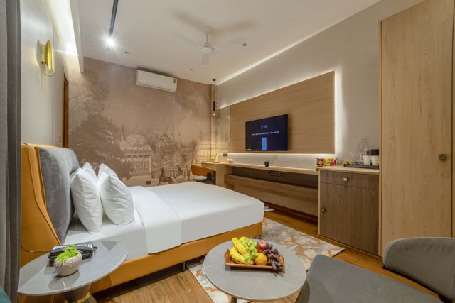 Saltstayz Premier - Noida, Near Sector 18 Metro station photos image 9