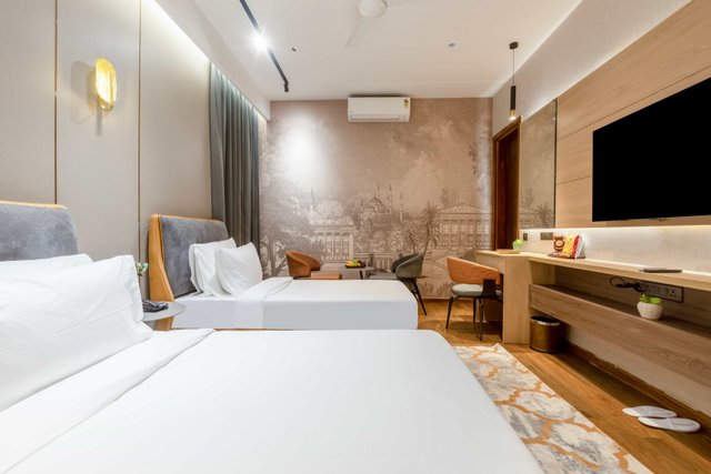 Saltstayz Premier - Noida, Near Sector 18 Metro station photos image 32