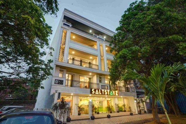 Saltstayz Premier - Arjun Marg & Golf Course Road image 1