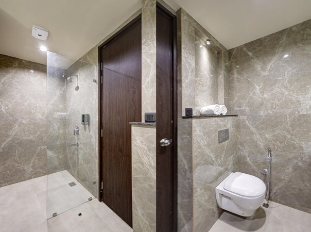 Saltstayz Premier - Golf Course Road & Sector 42 photos image 24