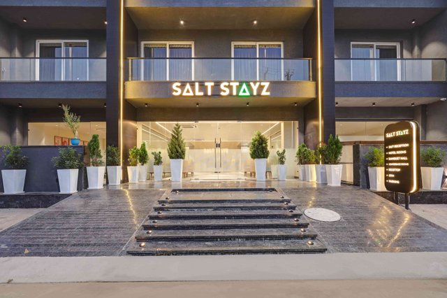 Saltstayz Premier - Golf Course Road & Sector 42 photos image 27