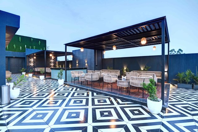 Saltstayz Select - Pitampura image 5