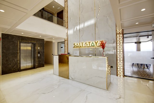 Saltstayz Premier - Near Golf Course Road & Sector 57 image 3