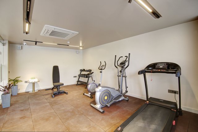 Saltstayz Premier - Near Golf Course Road & Sector 57 photos image 6
