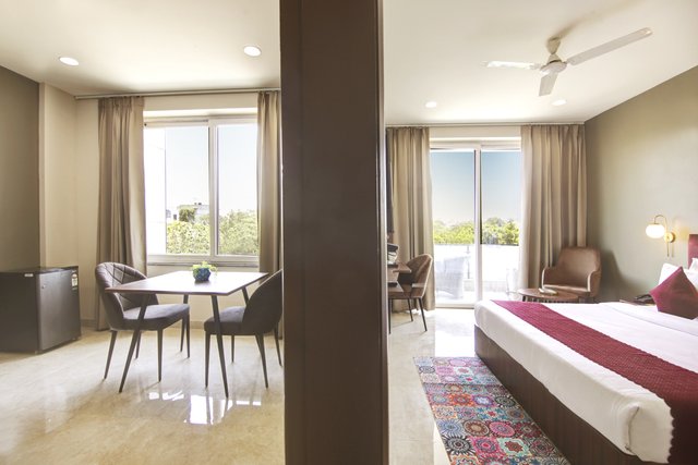 Saltstayz Select - Near Sohna Road City Center image 2