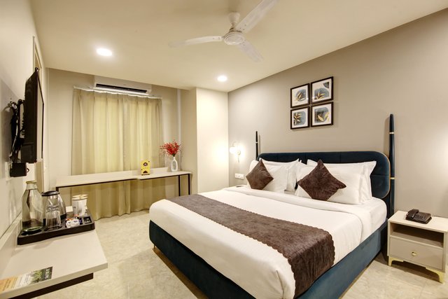 Saltstayz Select - Golf Course Road & Sector 27 photos image 4