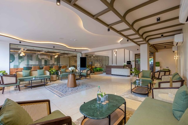 Saltstayz Premier - Sector 50 & Golf Course Ext Road image 3