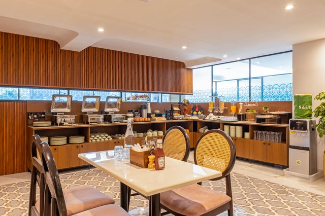 Saltstayz Premier Near Sector 44 Corporate Hub image 3