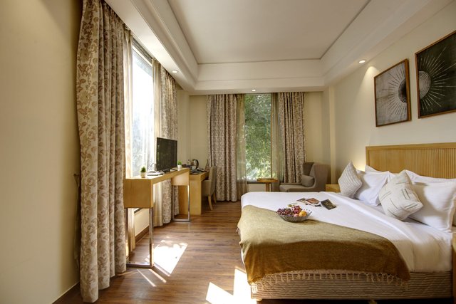 Saltstayz Select - Galleria Market & Golf Course Road image 1