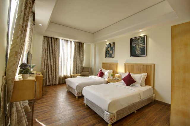 Saltstayz Select - Galleria Market & Golf Course Road image 4