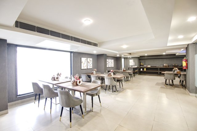 Saltstayz Select - Golf Course Road & Sector 57 photos image 4
