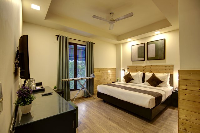 Saltstayz Select - Nehru Place & New Friends Colony image 2