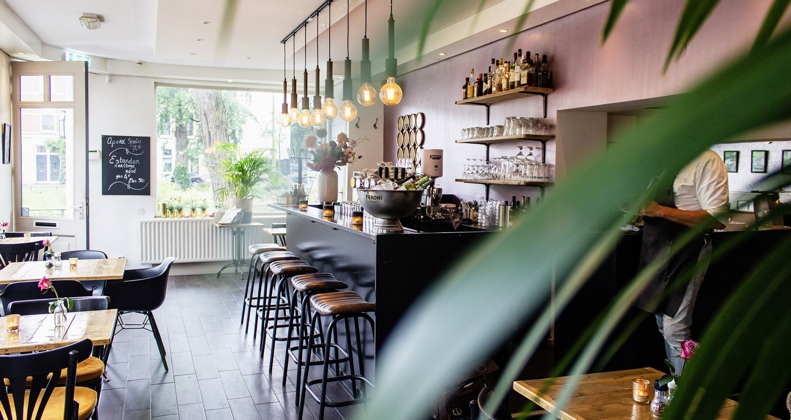 The Best Cafés Near Golf Course Road, Gurgaon