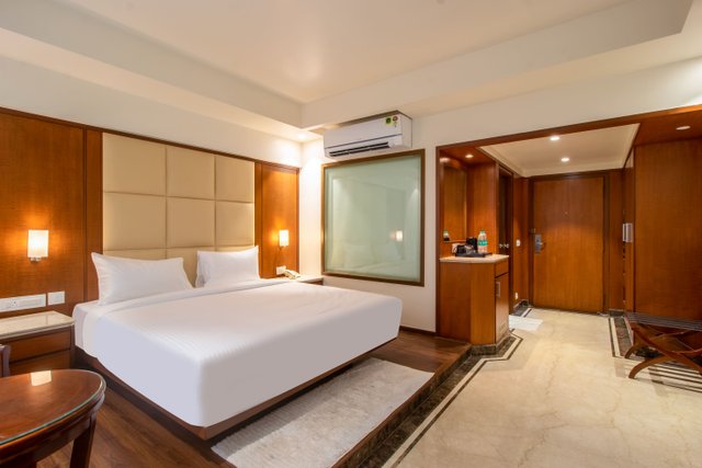 Saltstayz Premier- Bengaluru Hebbal Airport Road image 4