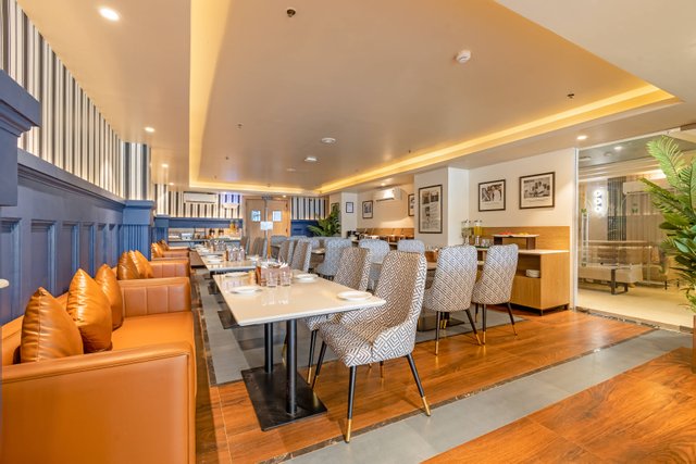 Saltstayz Premier - Sector 15 Noida image 4
