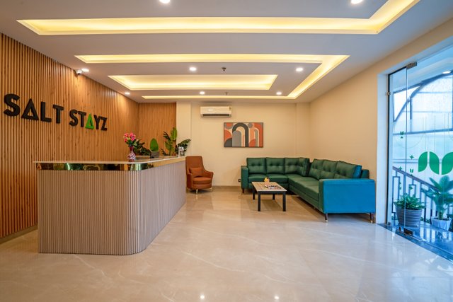 Saltstayz Premier Noida Sector 135 Expressway image 3