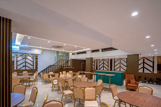 Saltstayz Premier Noida Sector 135 Expressway image 5