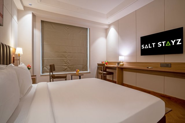 Pause by Saltstayz- East of Kailash photos image 2