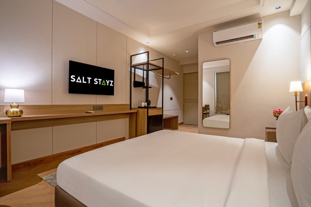 Pause by Saltstayz- East of Kailash photos image 4