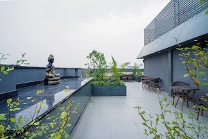 Saltstayz Basil - Near Golf Course Road place picture