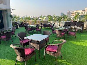 Saltstayz Huda city center place picture