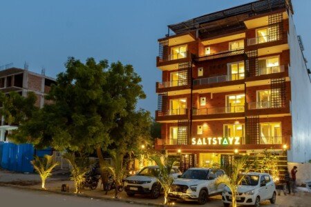Saltstayz Premier Sector 50 Golf Course Ext Road New 29